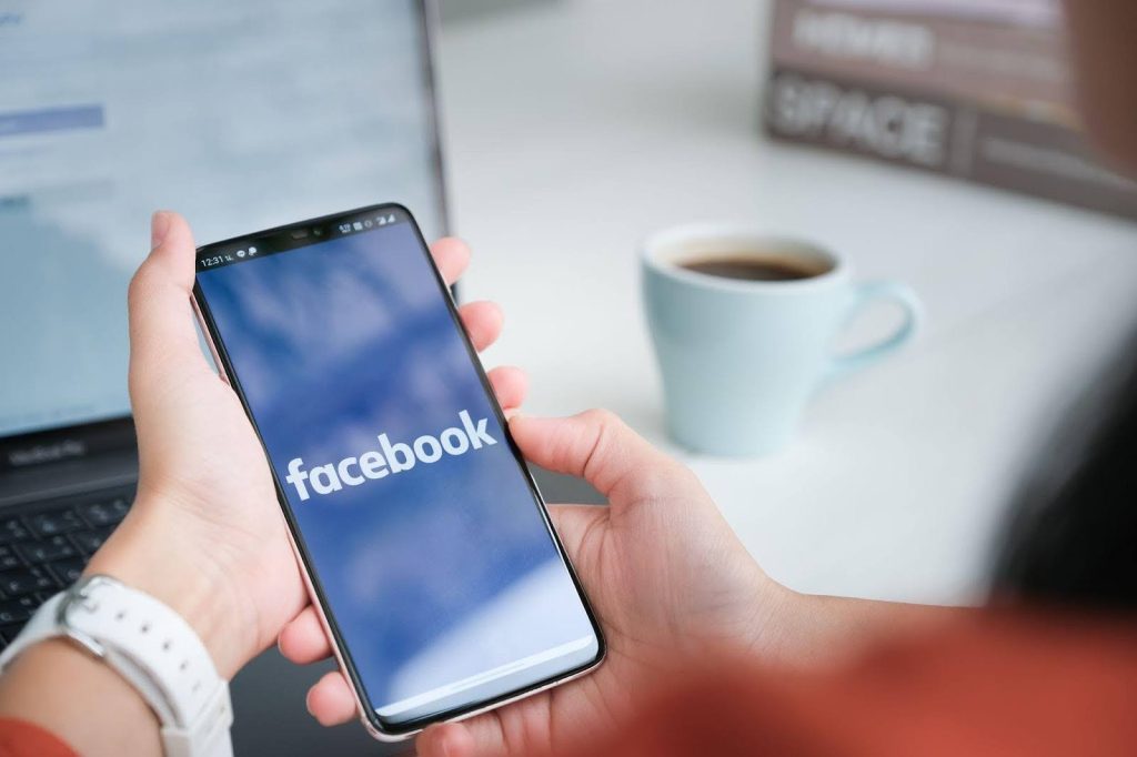 Comment surveiller un Compte Facebook